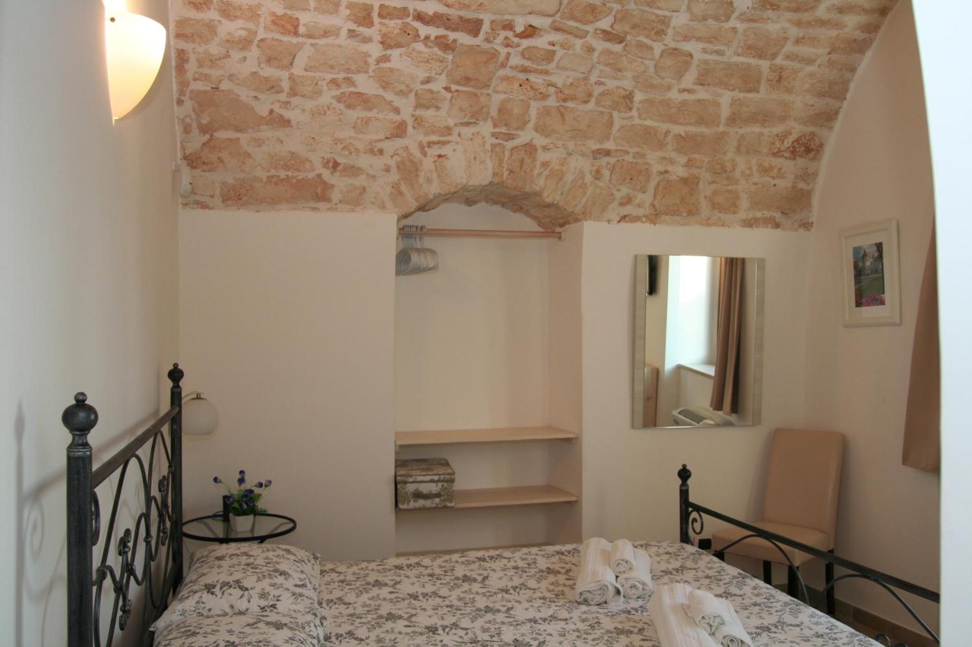 La Dimora Gigante Bed and Breakfast Castellana Grotte Rum bild