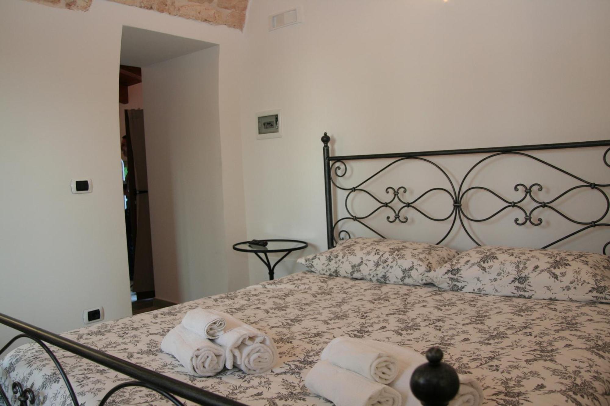 La Dimora Gigante Bed and Breakfast Castellana Grotte Rum bild